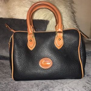 ❌SOLD❌ Vintage Dooney & Bourke Doctor Bag